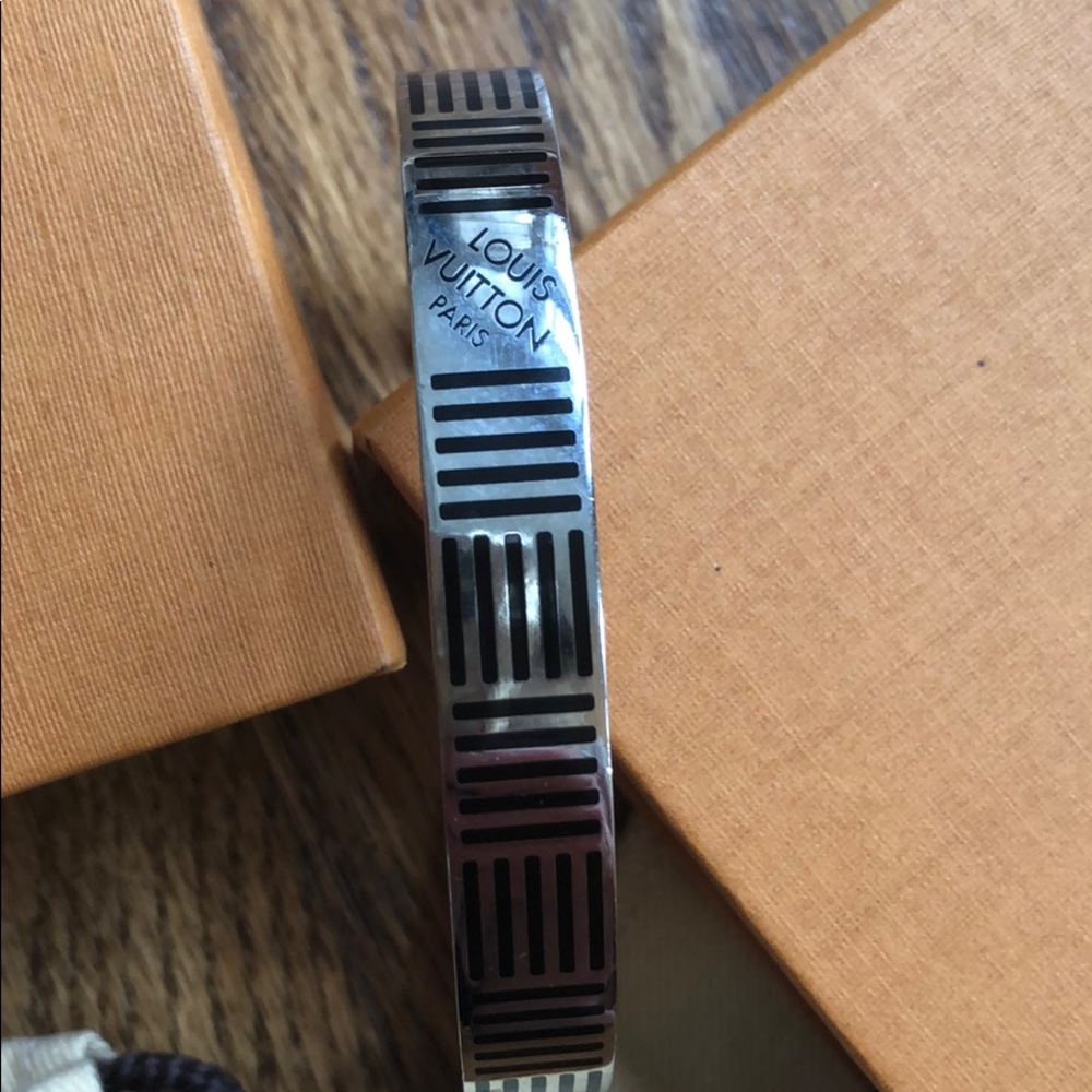 Louis Vuitton cuff bracelet and necklace set - Picture 3 of 8